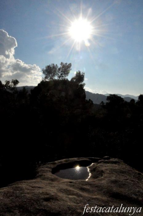 Roca del Vallès, La - La Pedra de les Orenetes