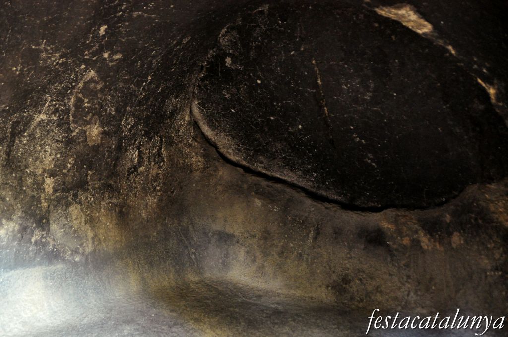 Roca del Vallès, La - Roca Foradada de can Gol