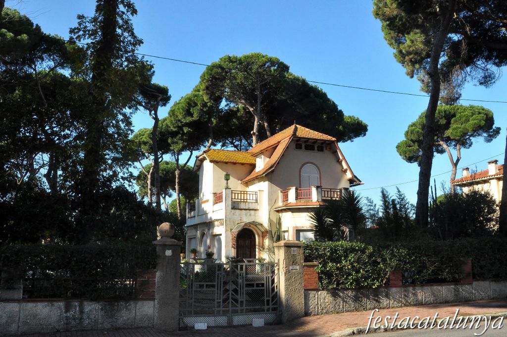Avinguda Emili Monturiol de Sant Fost de Campsentelles