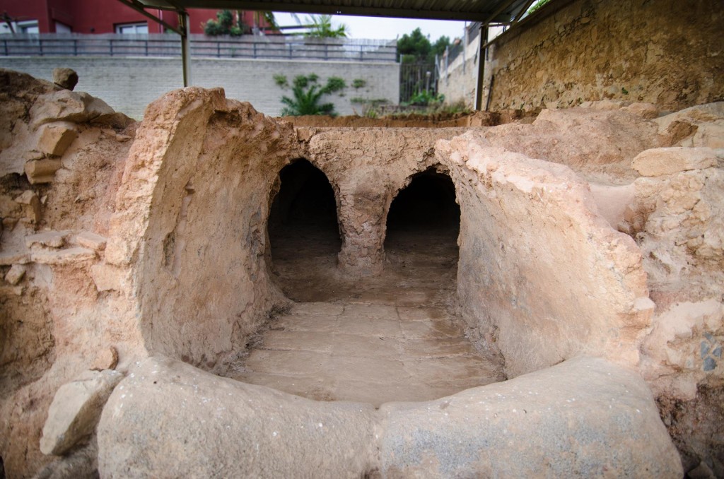 Jaciment de ca n'Arnau-can Mateu i can Benet de Cabrera de Mar ***