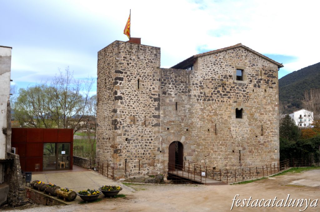 Castell Estada Juvinyà a Sant Joan les Fonts
