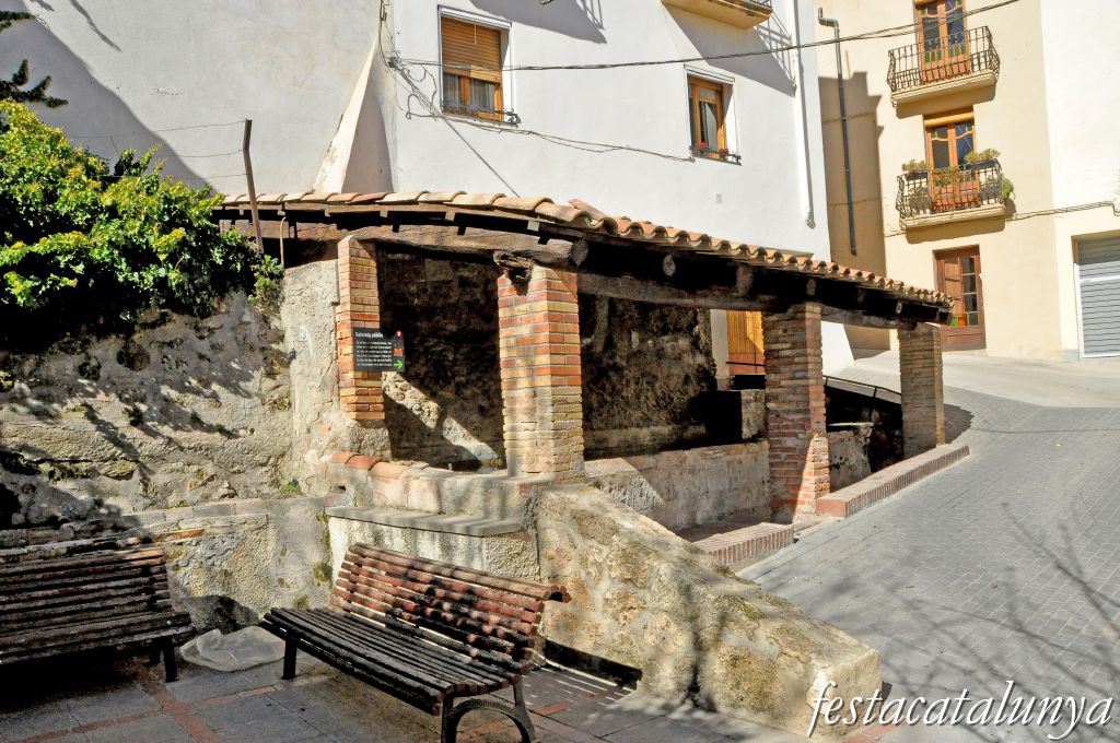 Els Safareigs de la Pobla de Claramunt ***