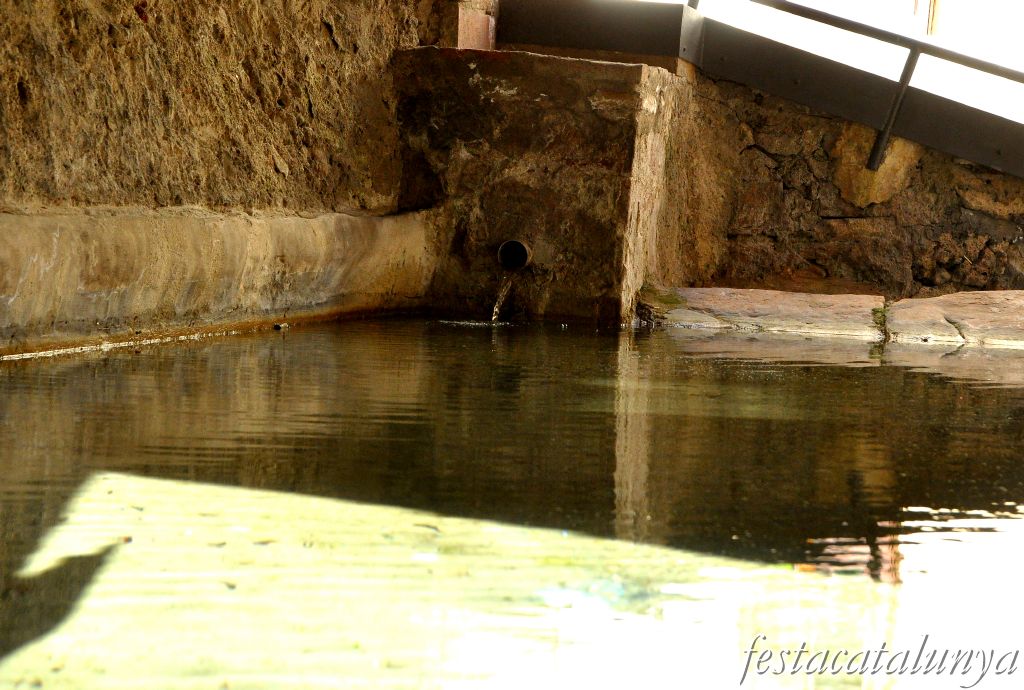 Pobla de Claramunt, La - Nucli antic (Safareigs públics)