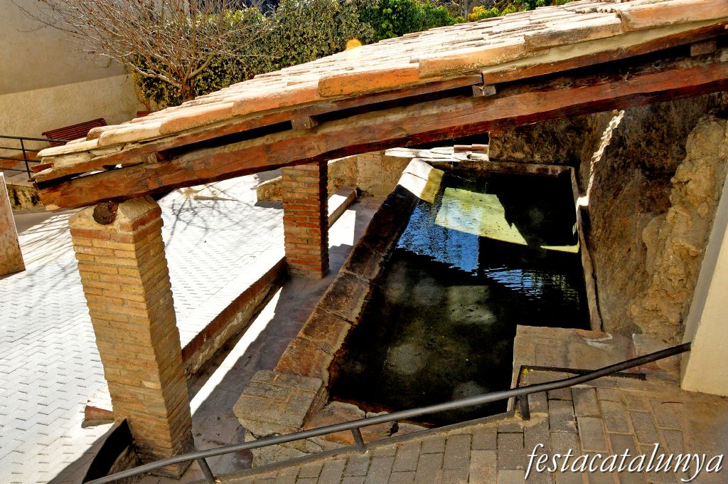 Pobla de Claramunt, La - Nucli antic (Safareigs públics)