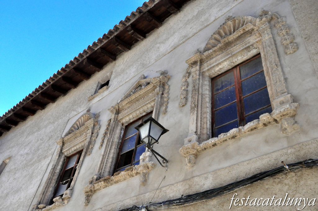 Pobla de Claramunt, La - Nucli antic (Finestres de cal Coca o cal Marí)