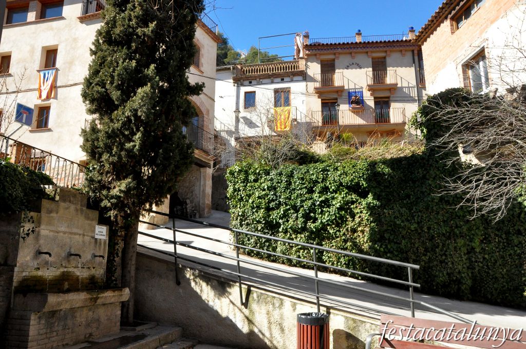 Pobla de Claramunt, La - Nucli antic (Les Tres Fonts)