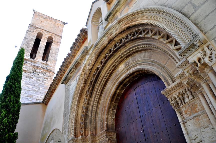 Vilagrassa - Església parroquial de Santa Maria (portalada romànica)