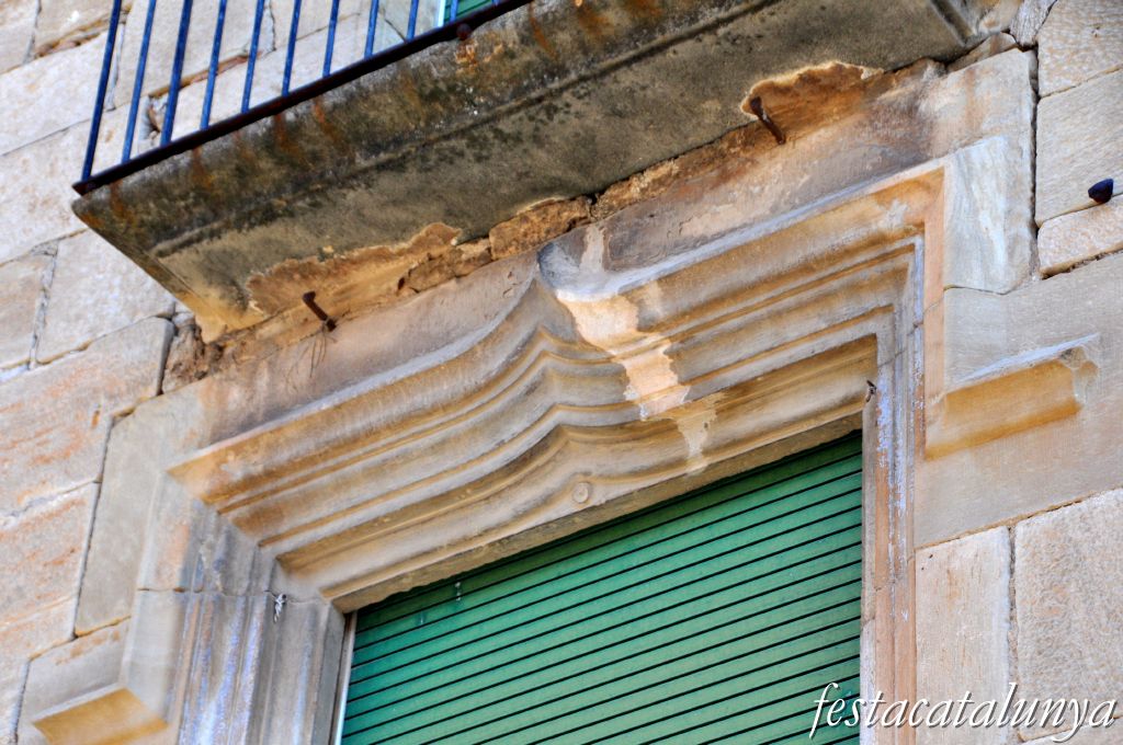 Vilagrassa - Nucli antic (Llindes de cases notables)