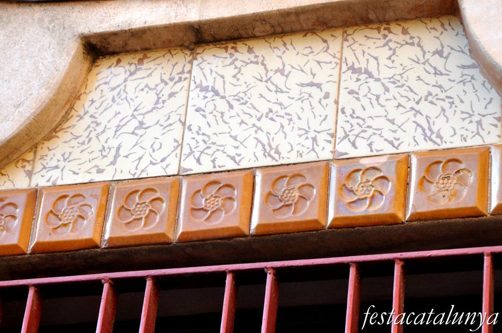 Sant Just Desvern - Torre Canigó (Passatge Joaquim Petit, 5)