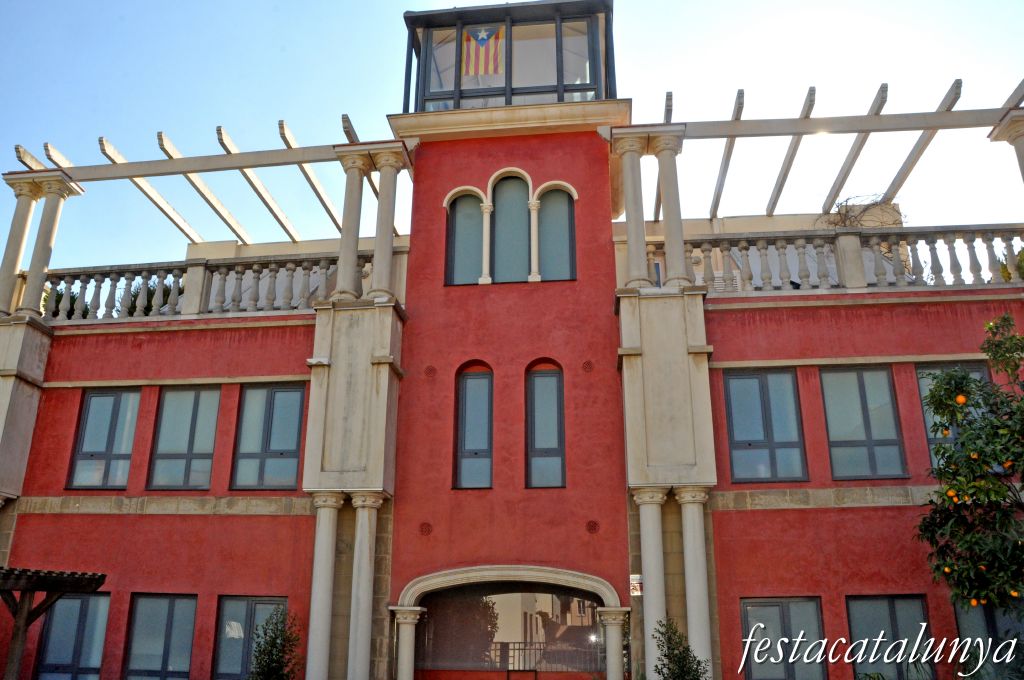 Casa Siches, Casino Santjustenc o dels Senyors a Sant Just Desvern