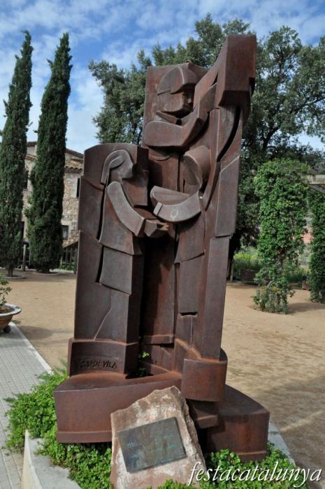 Bigues i Riells - Escultura de l'hereu de Viaplana a Riells del Fai
