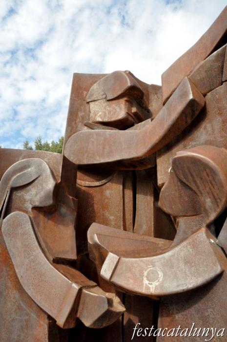 Bigues i Riells - Escultura de l'hereu de Viaplana a Riells del Fai