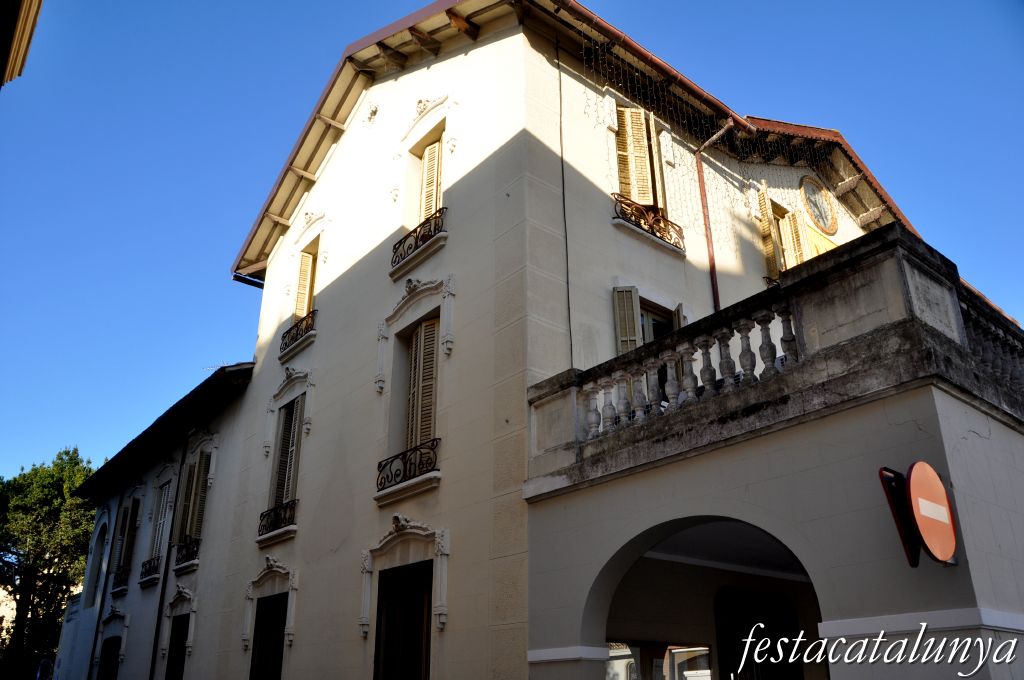 Cardedeu - Ajuntament, antiga torre Lligué