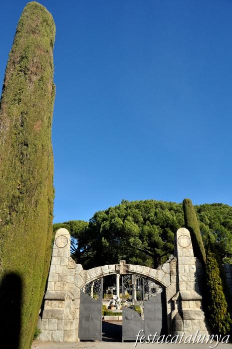 Cardedeu - Porta principal (Cementiri municipal)