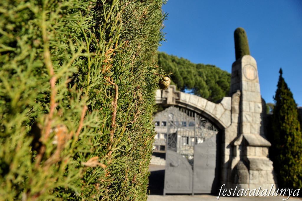 Cardedeu - Porta principal (Cementiri municipal)