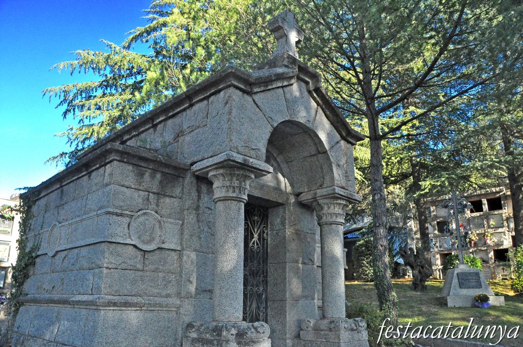 Cardedeu - Panteó família Arquer-Morató (Cementiri municipal)