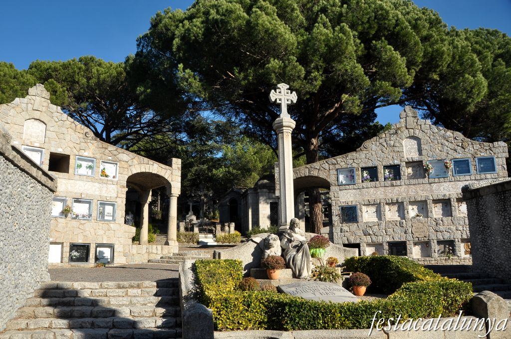 Cardedeu - Panteó família Viader (Cementiri municipal)