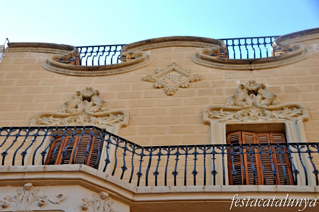 Piera - Carrer de la Plaça (Cal Tarafa)