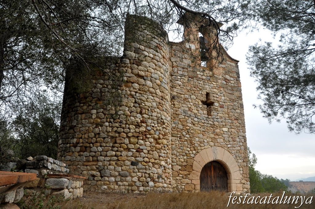 Castell de Freixe i Sant Nicolau de Freixe o de Tretzè a Piera ***