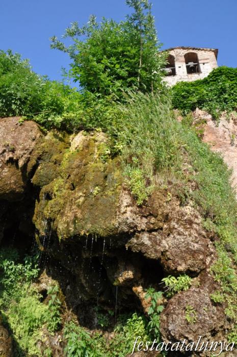 Aiguafreda - Sant Martí del Congost, Cova i Cripta Medievals