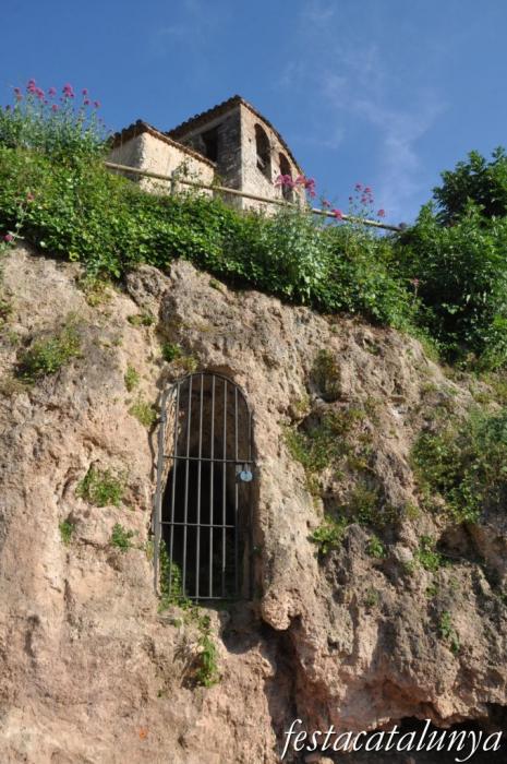 Aiguafreda - Sant Martí del Congost, Cova i Cripta Medievals
