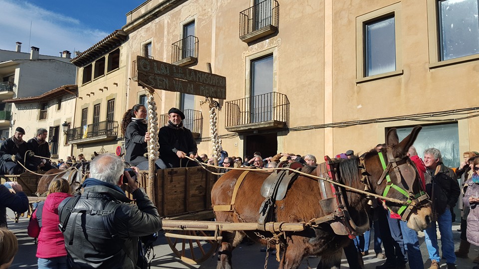 Festa de Sant Antoni Abat. Cavalcada dels Tres Tombs a Castellterçol