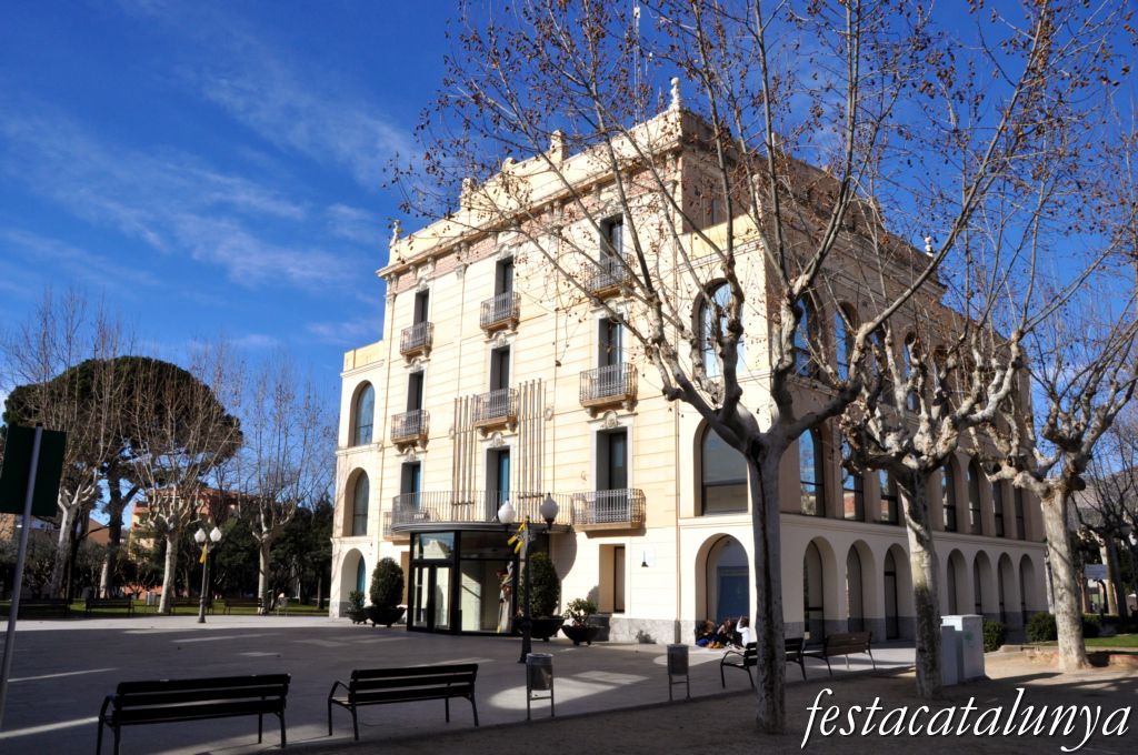 Olesa de Montserrat - Ajuntament, antic hotel Gori