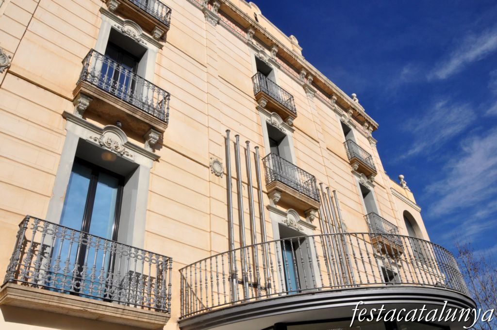 Olesa de Montserrat - Ajuntament, antic hotel Gori