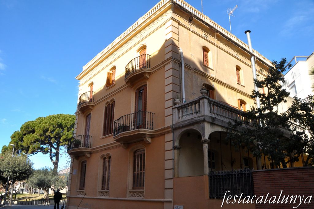 Olesa de Montserrat - Cal Vador Bruixa