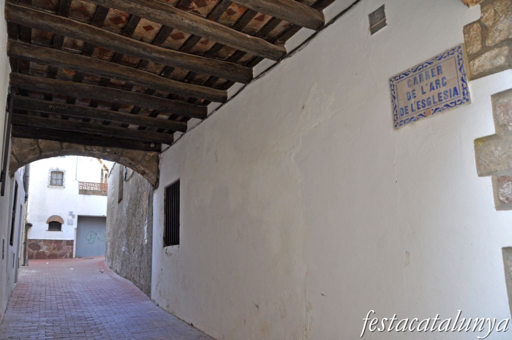 Olesa de Montserrat - Carrer de l'Arc de l'Església