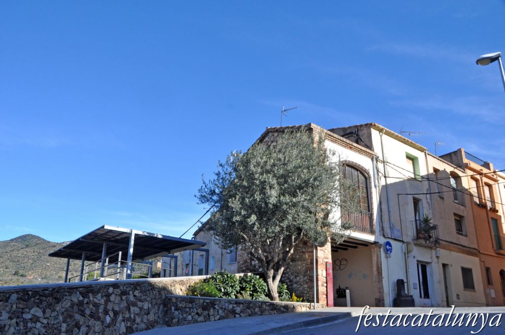 Olesa de Montserrat - Porxo de Santa Oliva