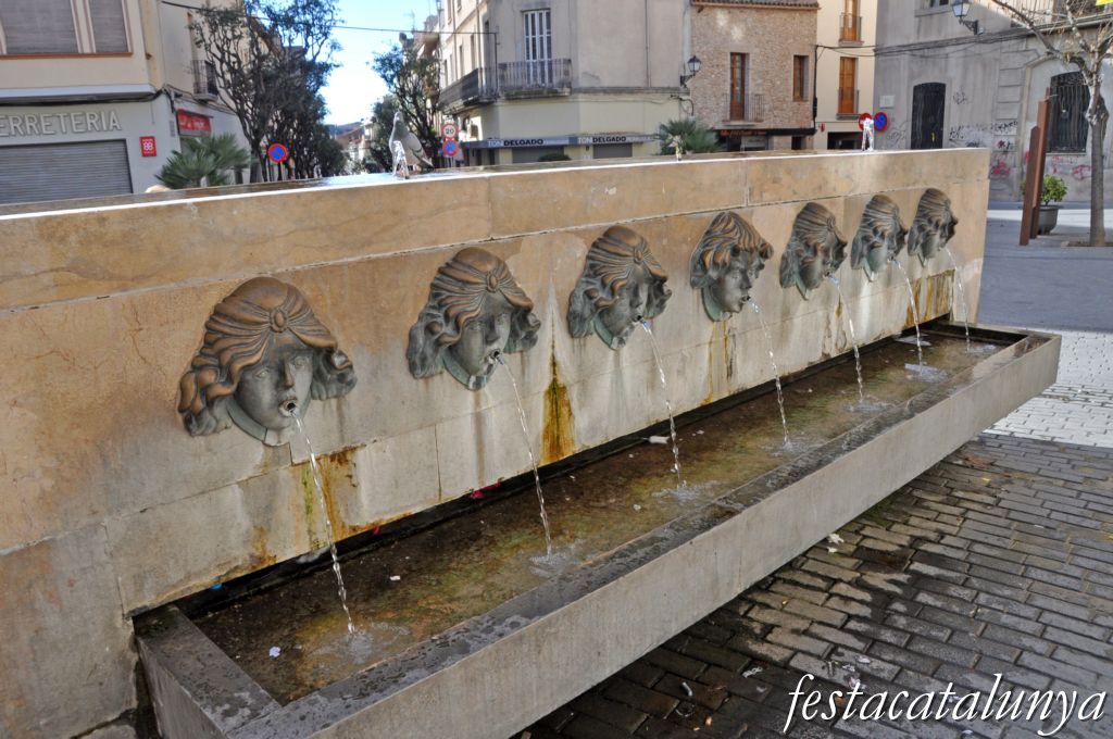 Olesa de Montserrat - Plaça de les Fonts