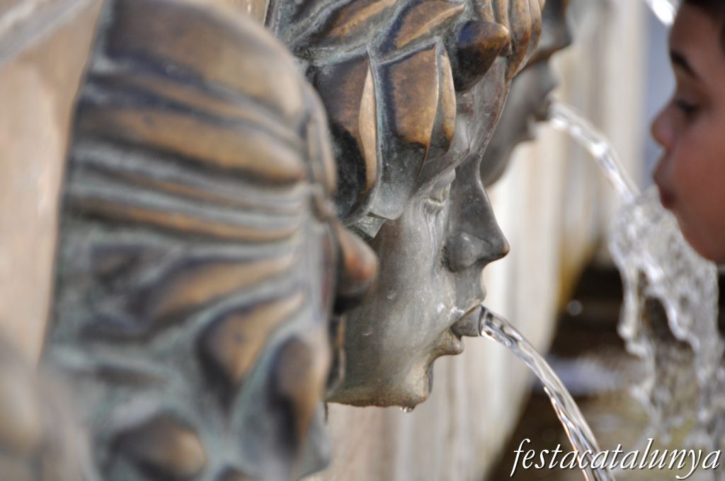 Olesa de Montserrat - Plaça de les Fonts