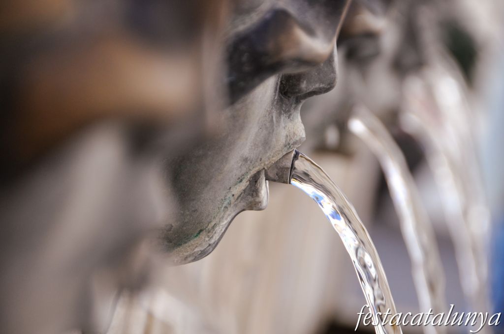 Olesa de Montserrat - Plaça de les Fonts