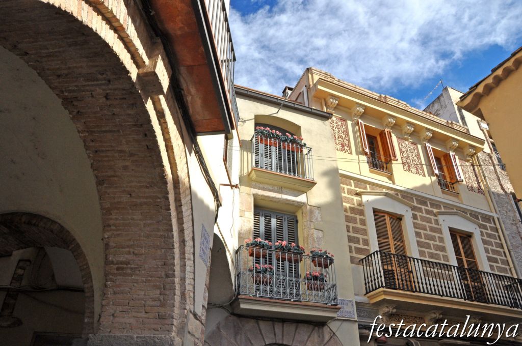 Olesa de Montserrat - Plaça de les Fonts