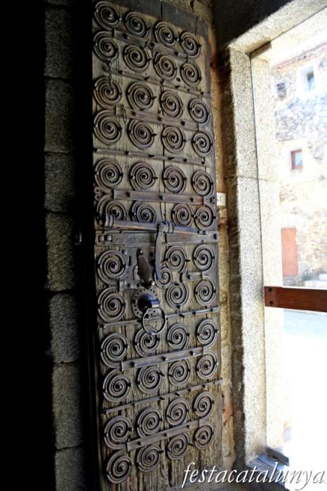 Maçanet de Cabrenys - Església de Sant Martí - Porta romànica