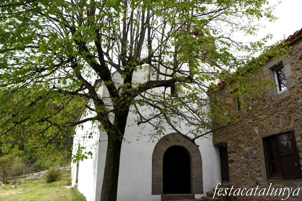 Santuari de les Salines a Maçanet de Cabrenys ***