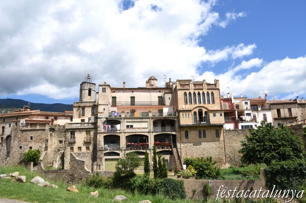 Maçanet de Cabrenys - Muralles de Maçanet