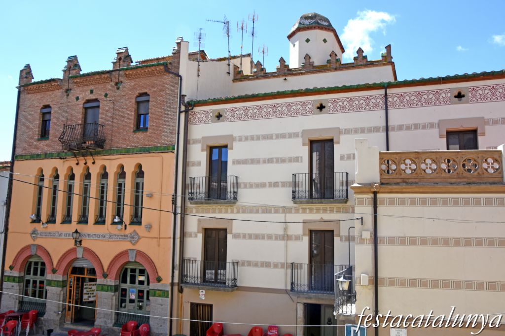 Maçanet de Cabrenys - Plaça de la Vila - Can Molar