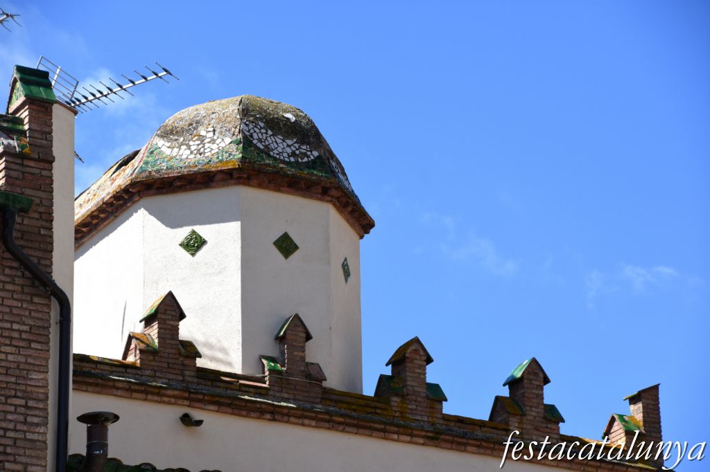Maçanet de Cabrenys - Plaça de la Vila - Can Molar