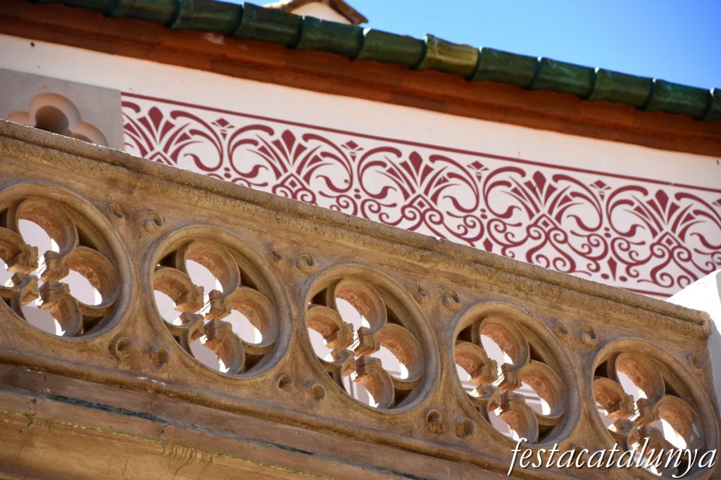 Maçanet de Cabrenys - Plaça de la Vila - Can Molar