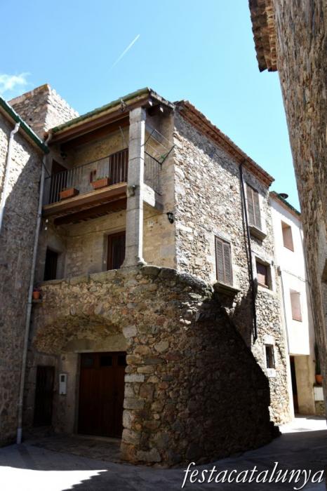 Maçanet de Cabrenys - A l'entorn de la Plaça del Castell i de l'església 