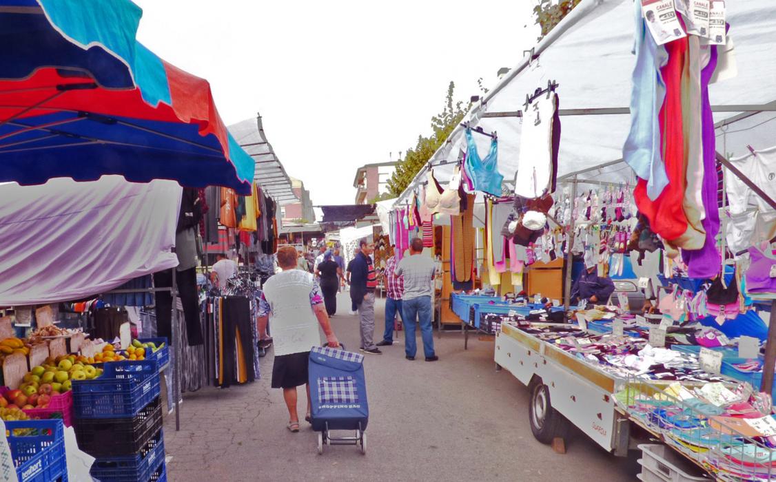 Mercat setmanal de Lliçà d'Amunt