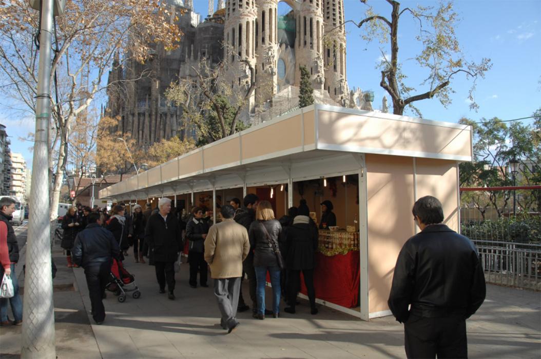 Fira de Nadal a la Sagrada Família de Barcelona