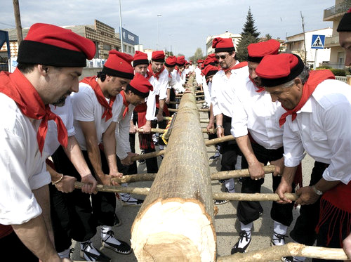Festa de l'Arbre de Maig i Ball del Cornut de Cornellà del Terri