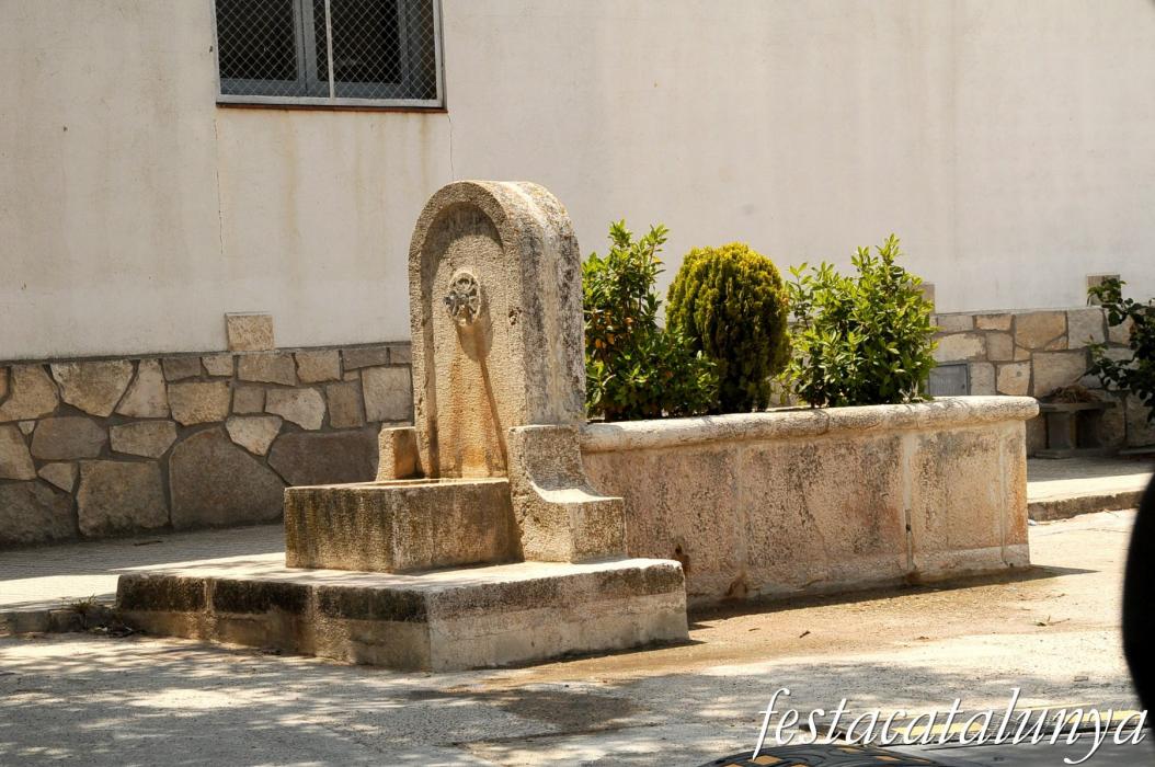 La Fatarella - Font i abeurador de la Cooperativa