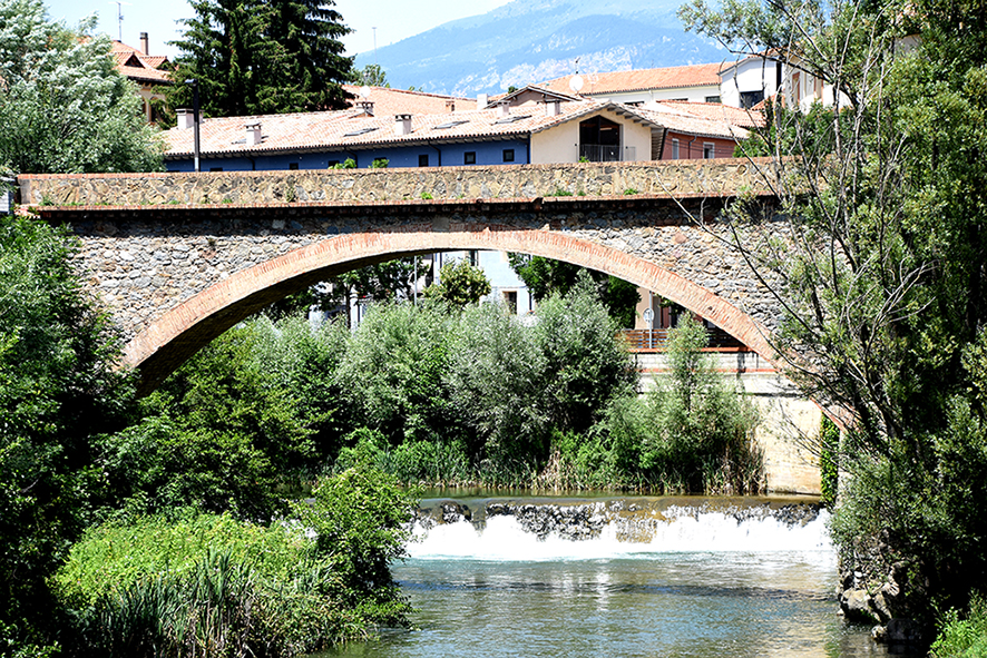 Pont del Raval de Ripoll i entorn