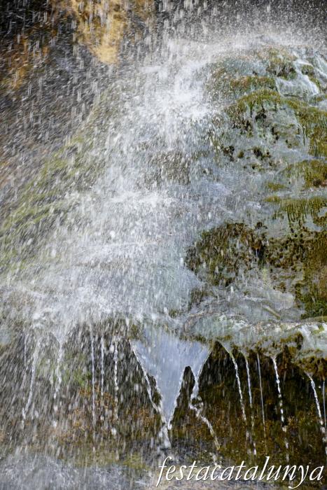 Vallfogona del Ripollès - Font de la Tosca