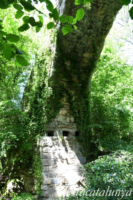 Vallfogona del Ripollès - Pont medieval