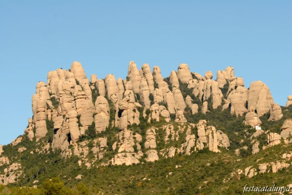 Vista de la muntanya de Montserrat des del Bruc ***